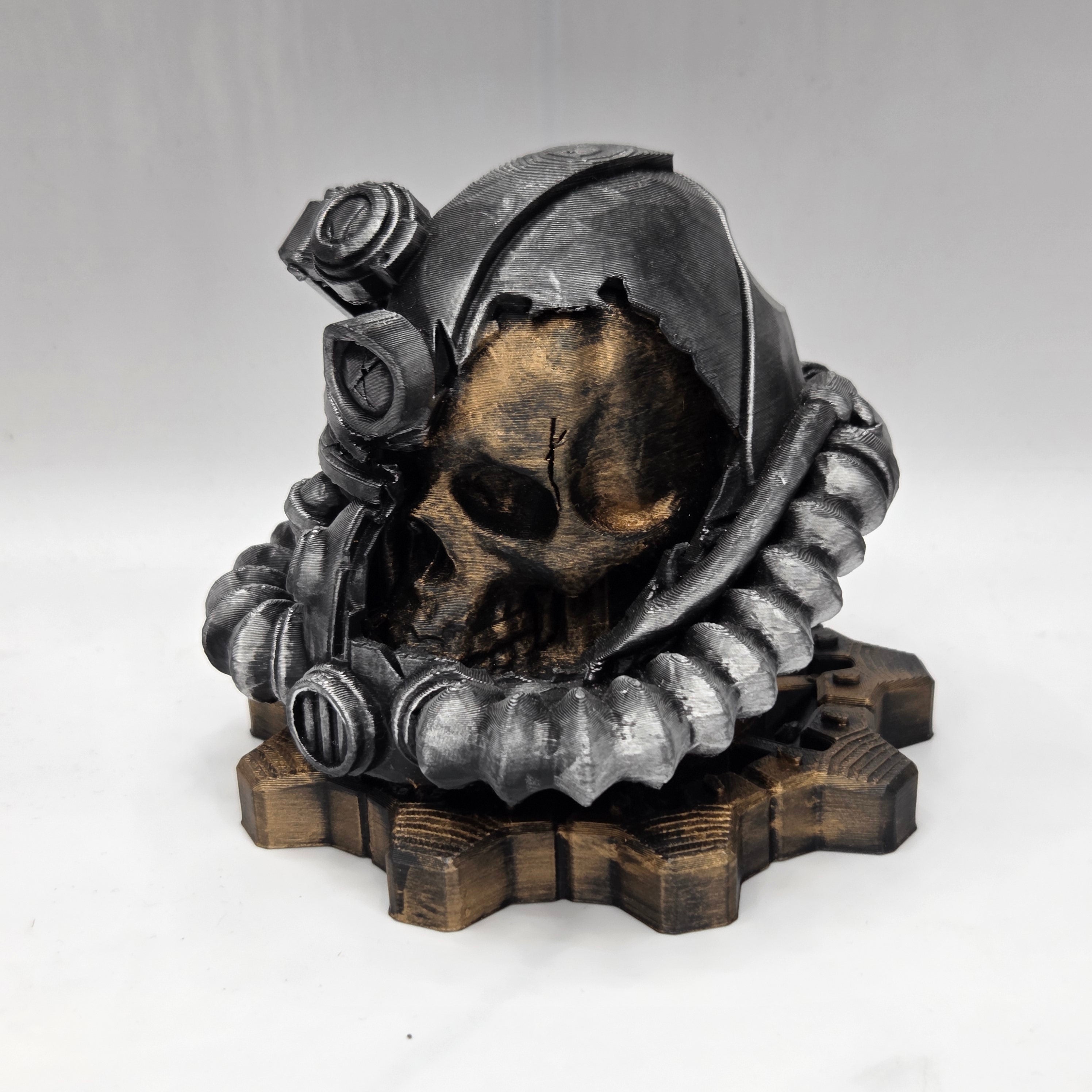 Brotherhood Of Steel Broken Helmet Statue