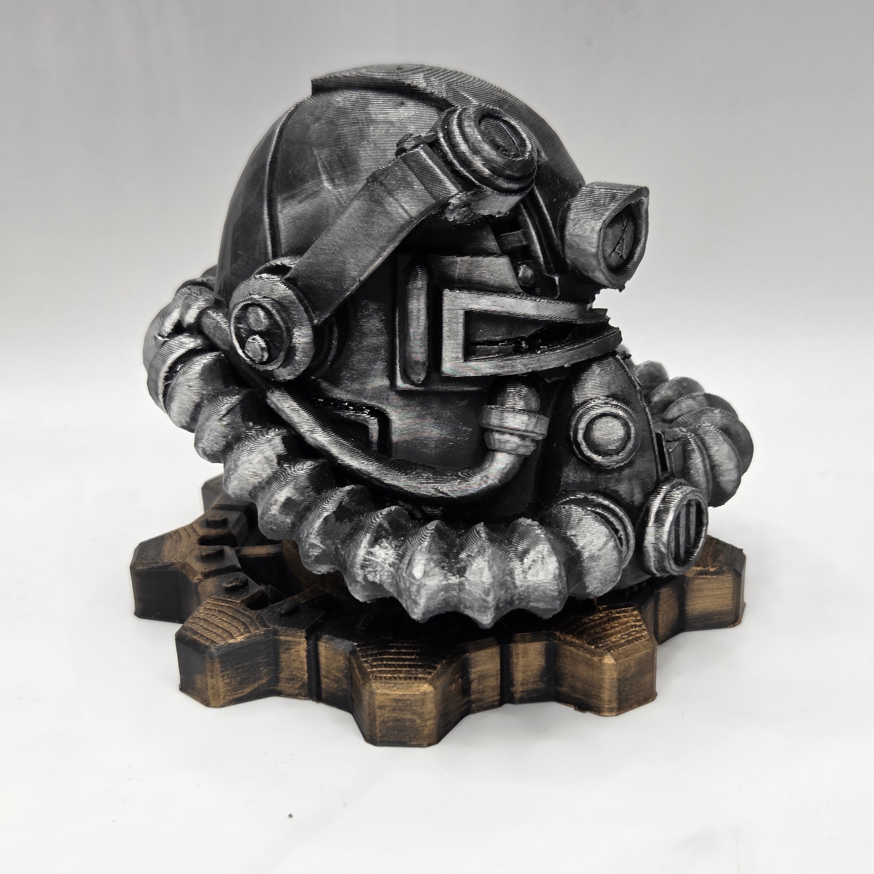 Brotherhood Of Steel Broken Helmet Statue
